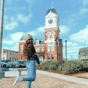 Meet your Posher, Hedi